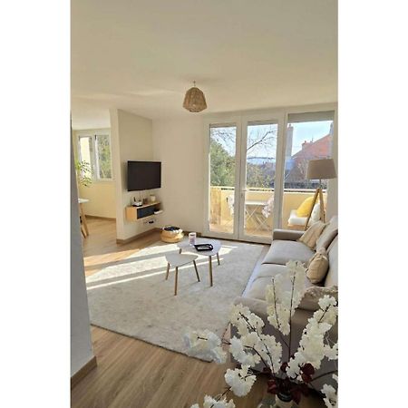Апартаменты Superbe T3 Cosy, Parking Gratuit + Balcon Риом Экстерьер фото