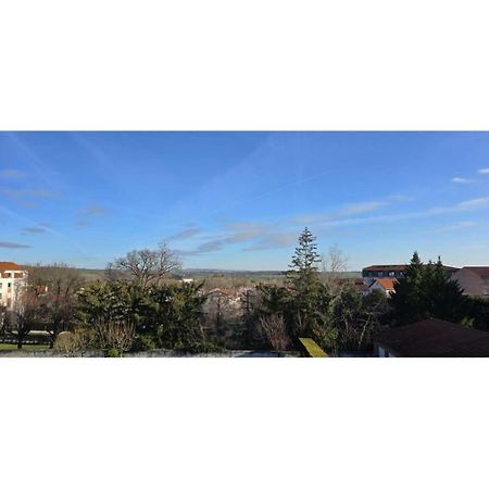 Апартаменты Superbe T3 Cosy, Parking Gratuit + Balcon Риом Экстерьер фото