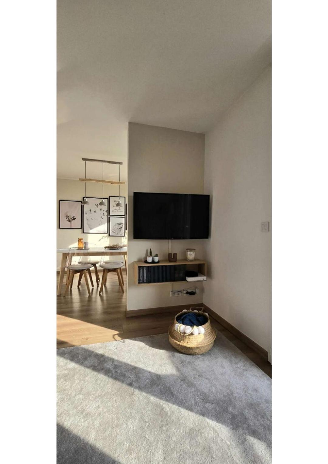 Апартаменты Superbe T3 Cosy, Parking Gratuit + Balcon Риом Экстерьер фото
