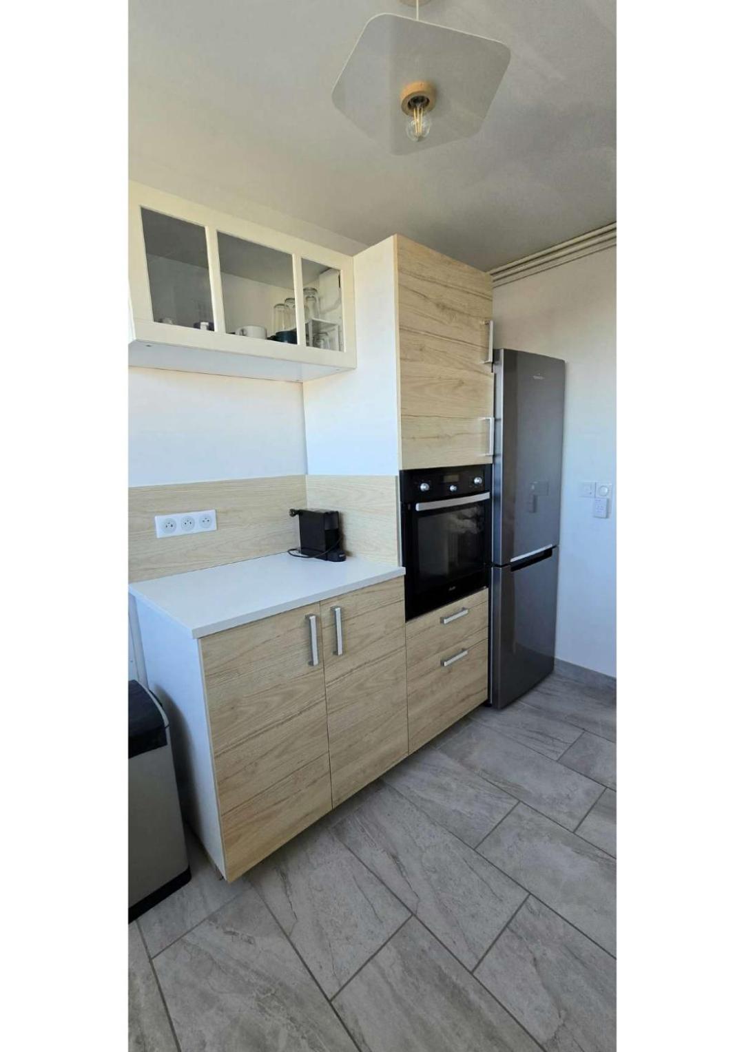 Апартаменты Superbe T3 Cosy, Parking Gratuit + Balcon Риом Экстерьер фото