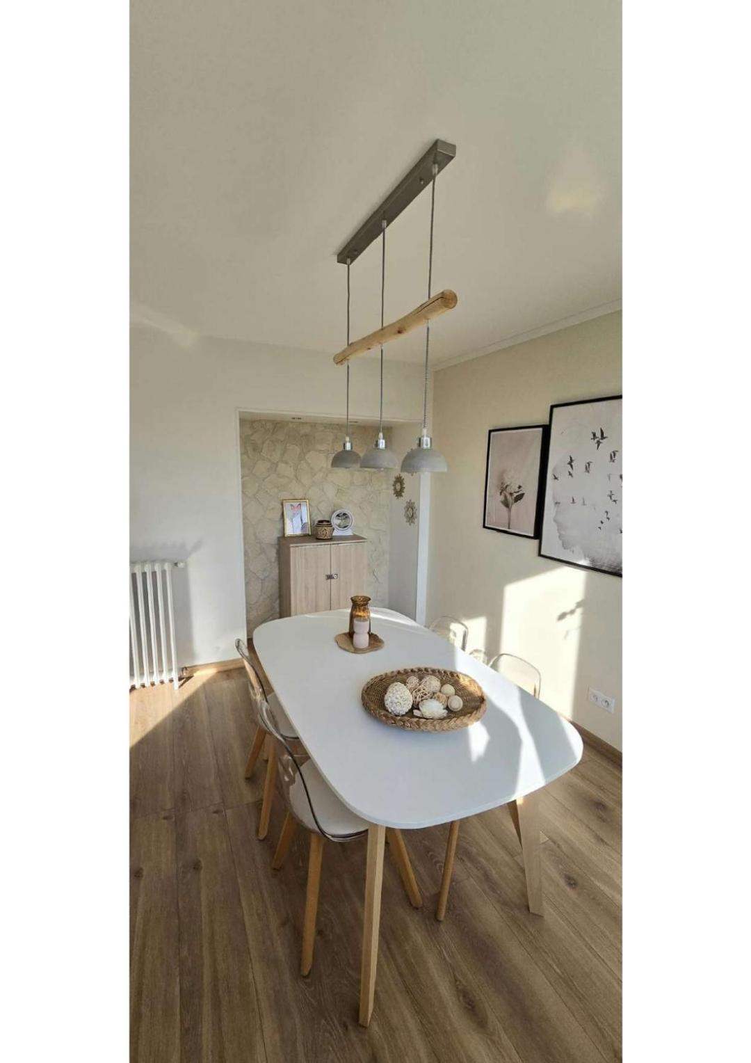 Апартаменты Superbe T3 Cosy, Parking Gratuit + Balcon Риом Экстерьер фото
